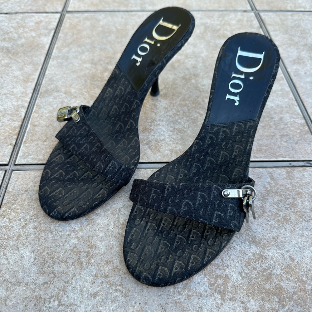 Vintage Dior Lock & Key Heels - Picture 2 of 16